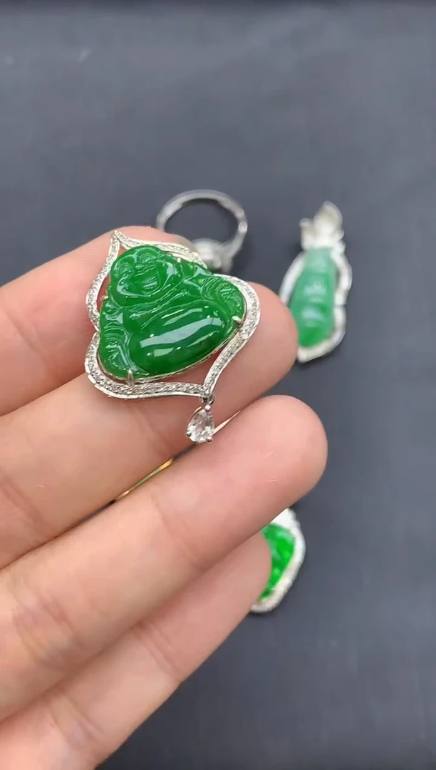 颈饰18K金镶嵌翡翠462-中国好珍宝