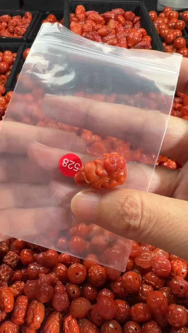 颈饰未镶嵌南红玛瑙1