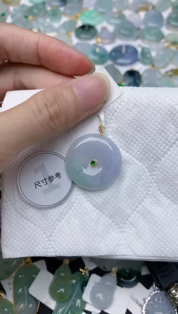 颈饰18K金镶嵌翡翠天然A货翡翠