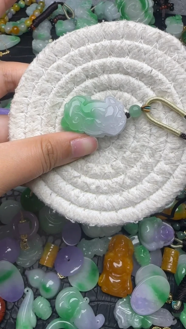 颈饰未镶嵌翡翠缅甸翡翠吊坠