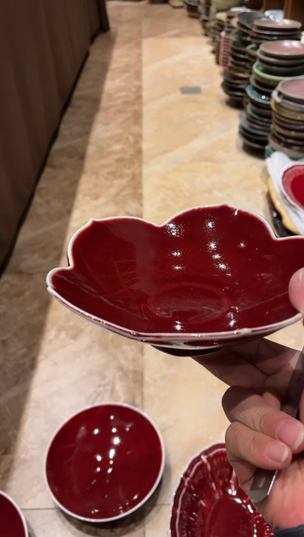 【闪购商品】瓷片819 微瑕红五花瓣菜盘1个