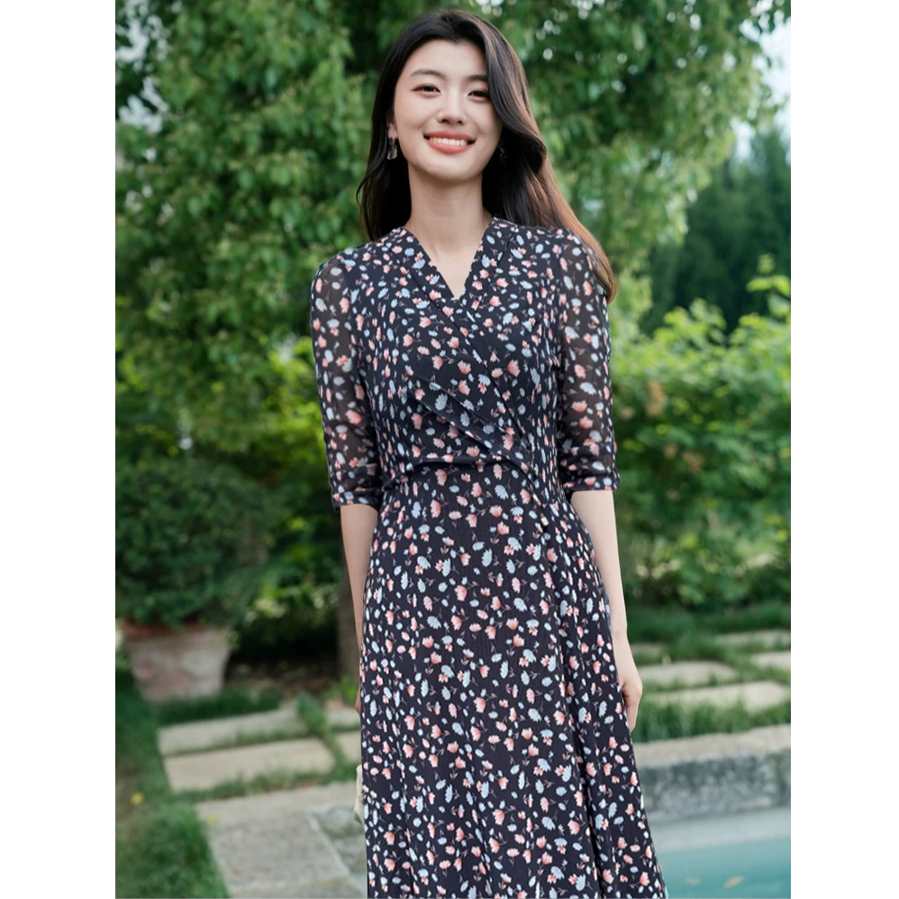 【荷塘月色】2025夏新款V领印花夏季收腰连衣裙气质裙子显瘦中长裙