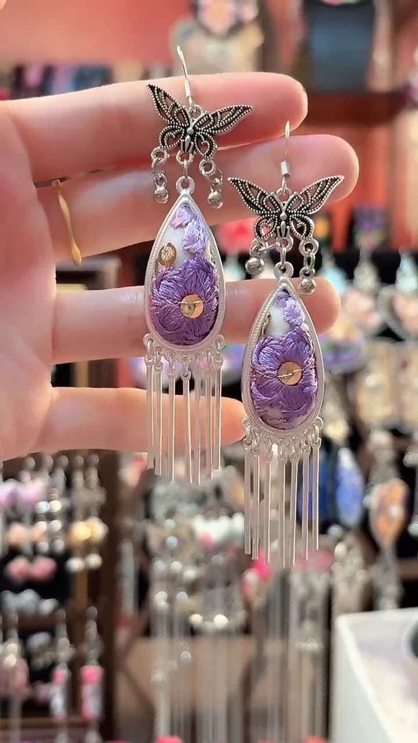 织绣 云织谣民族风精美饰品   2