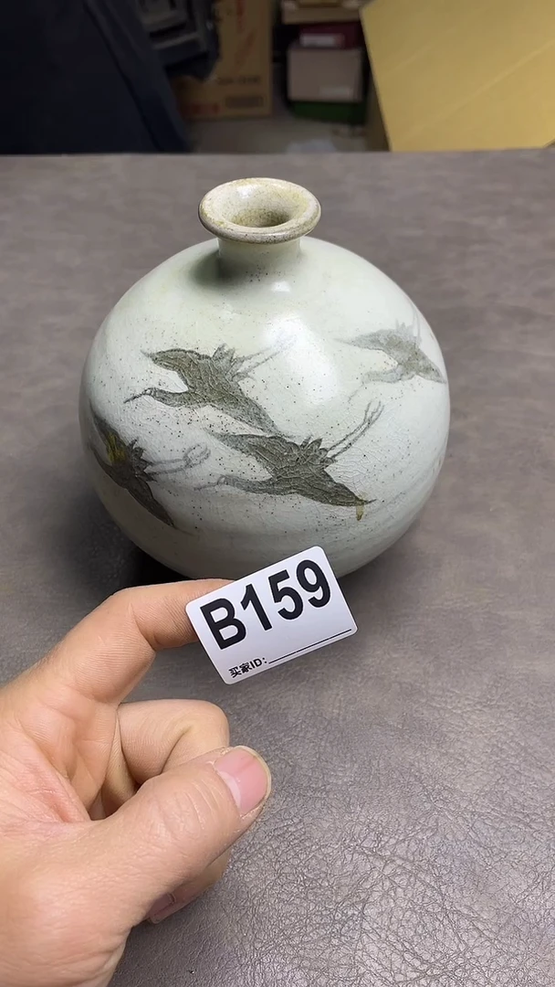 瓷片默认微瑕，谨慎参拍B159仙鹤花瓶