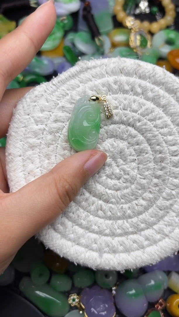 颈饰未镶嵌翡翠缅甸翡翠吊坠