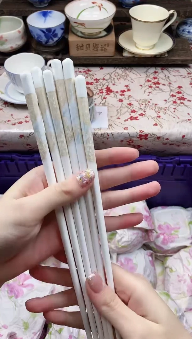 瓷片      瓷筷子