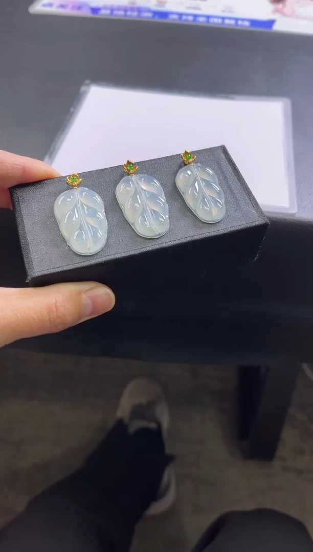 【闪购商品】翡翠颈饰18K金镶嵌A343 /多样性发一件/配绳子