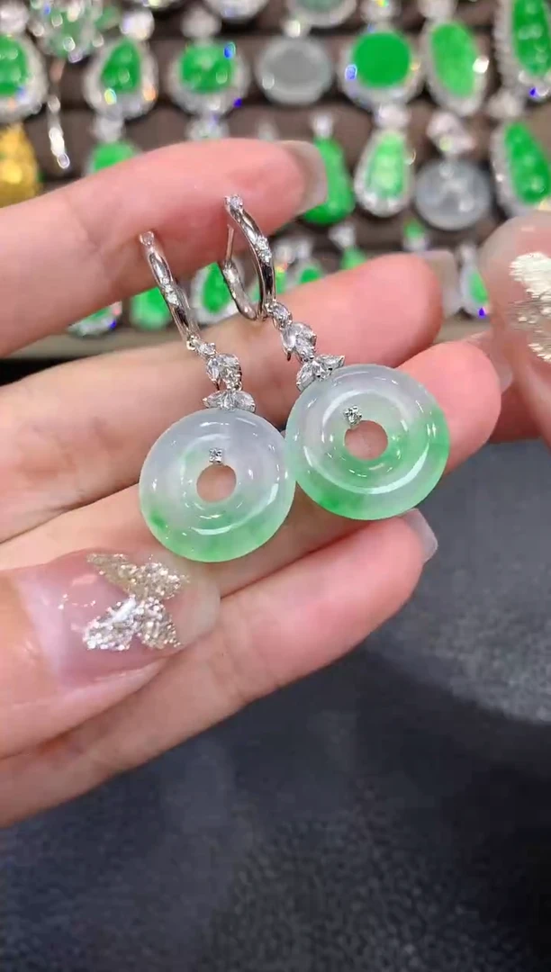 18K金镶嵌翡翠耳饰C101