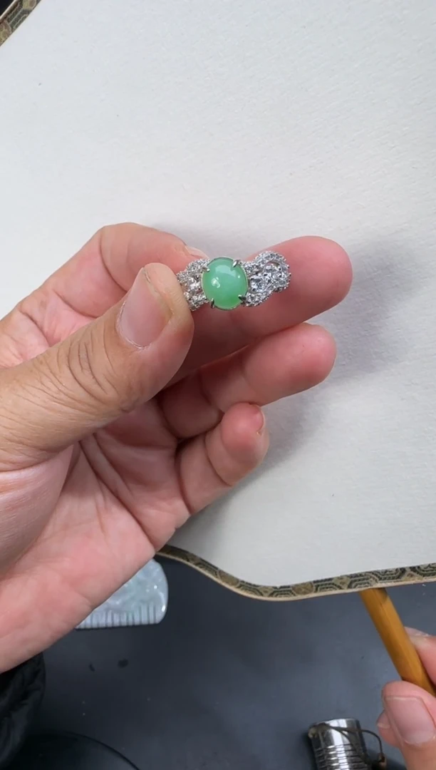 【闪购商品】翡翠颈饰未镶嵌拍照