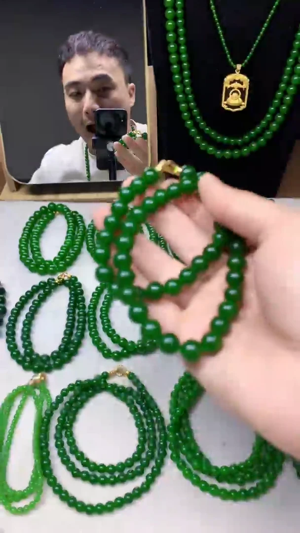 项链未镶嵌和田玉（碧玉）俄碧卡10的菠菜绿