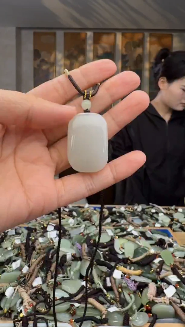 未镶嵌和田玉挂件拍一发一