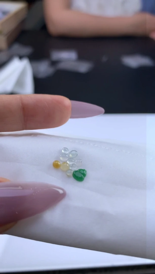 定制翡翠未镶嵌翡翠