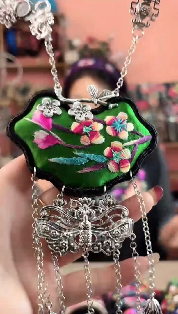 艺枝独绣手工饰品75