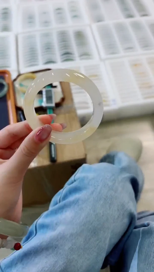 未镶嵌手镯石英质玉180-53HU