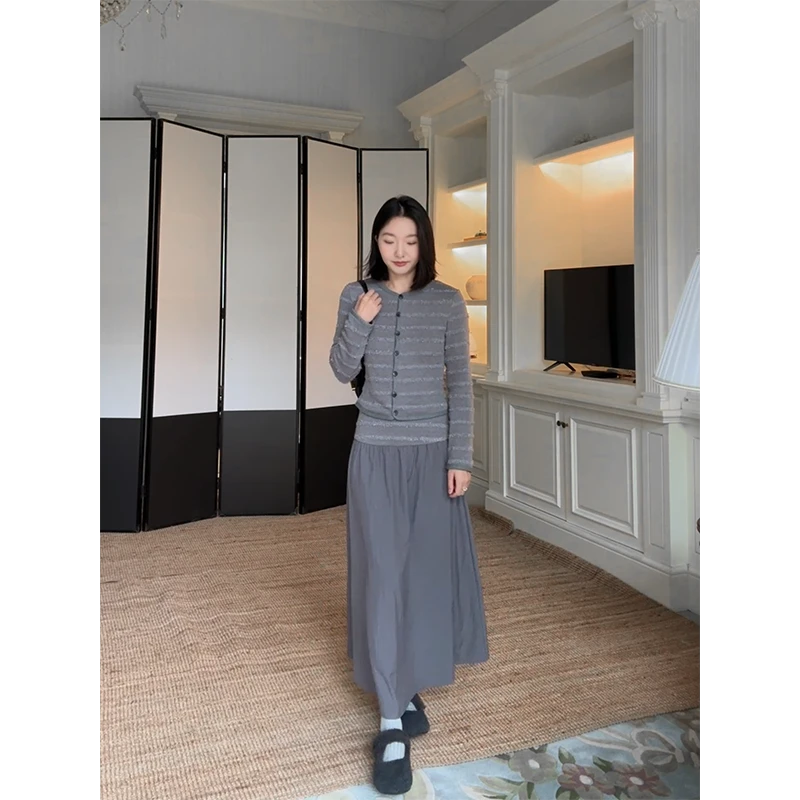 郭九九呢 气质圆领条纹显瘦长袖开衫高腰散摆半身裙 G925A15812