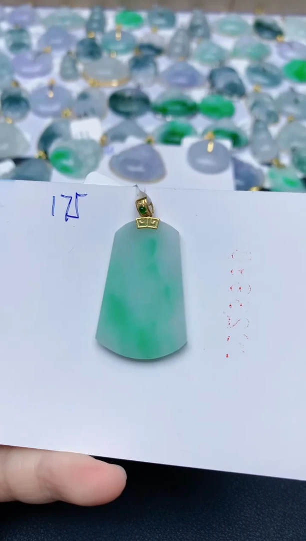 【闪购商品】翡翠颈饰18K金镶嵌天然翡翠A货    175