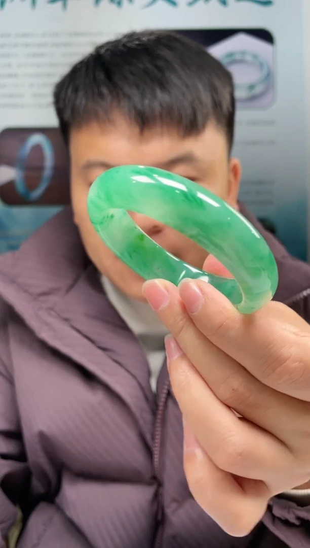 【闪购商品】石英质玉手镯未镶嵌非洲翠手镯多样性发货