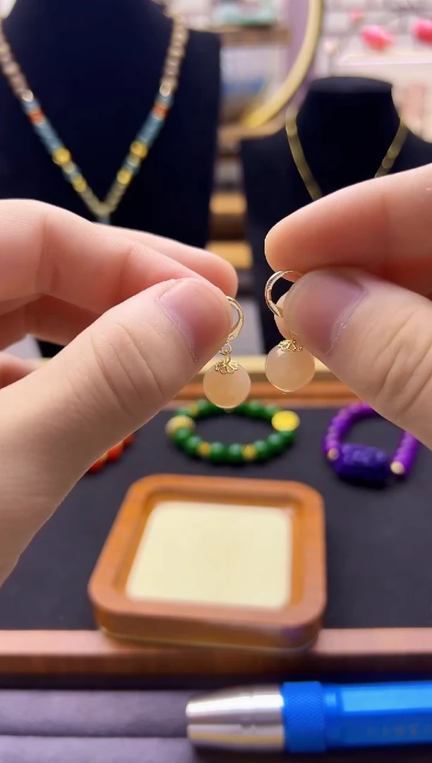 【闪购商品】和田玉耳饰14K金镶嵌E427