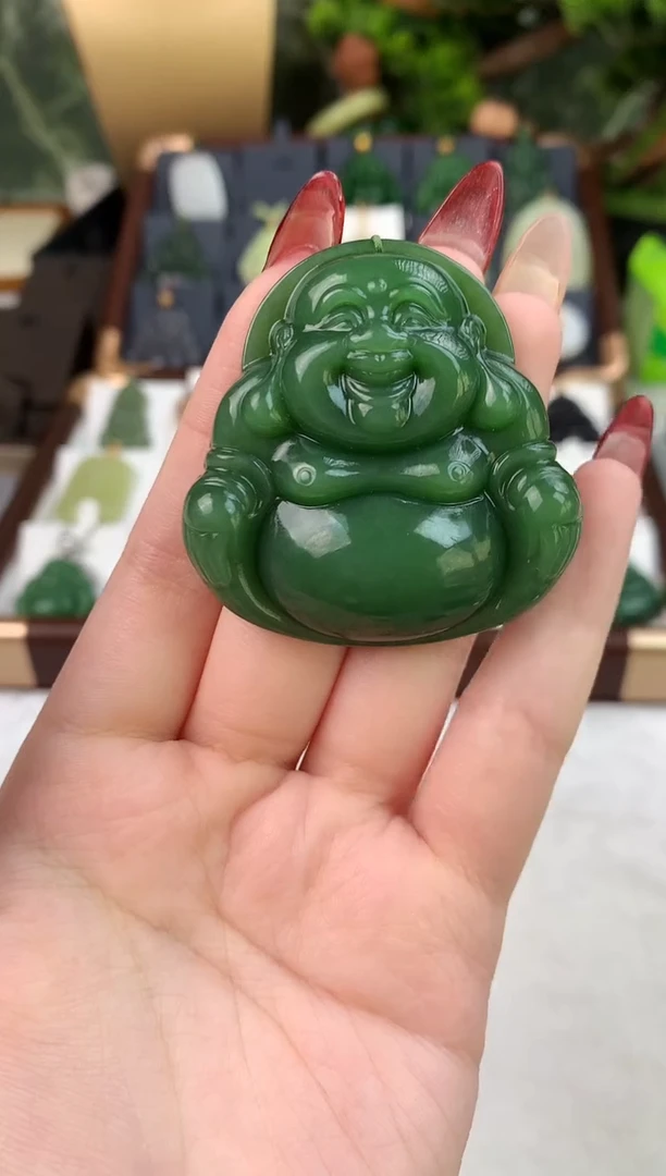 颈饰未镶嵌和田玉吊坠