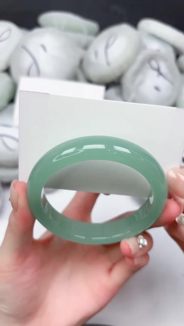 未镶嵌手镯石英质玉180-59.2