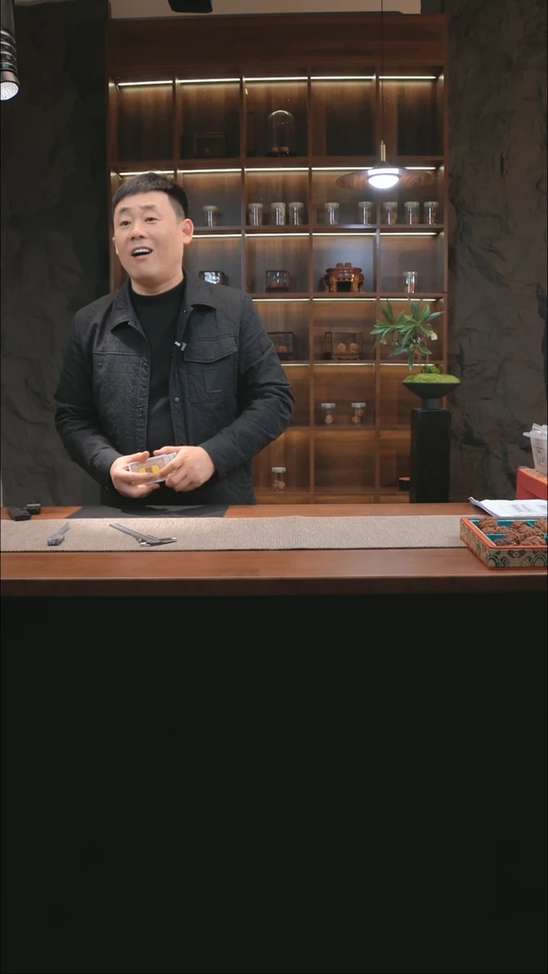 【闪购商品】文玩核桃把件汉高楼39左右