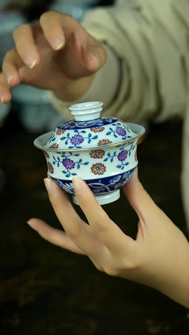 茶具还挺美，蹲下看看！