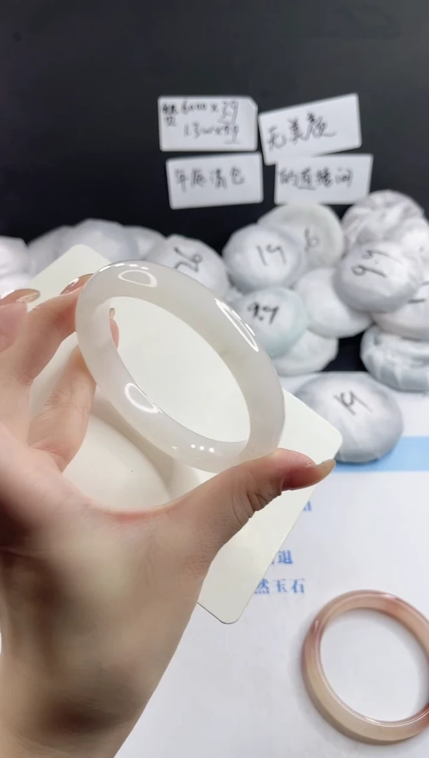 未镶嵌手镯石英质玉多样性发货V126-65