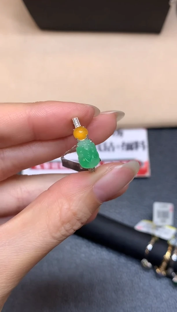 18K金镶嵌戒指翡翠14号【无鉴赏期】貔貅【无服务费