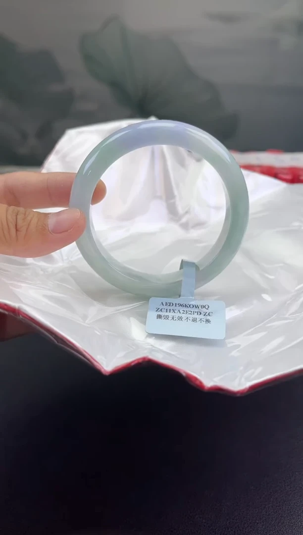 翡翠手镯未镶嵌翡翠手镯15