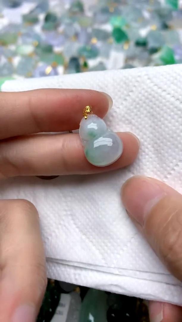 颈饰18K金镶嵌翡翠天然A货翡翠