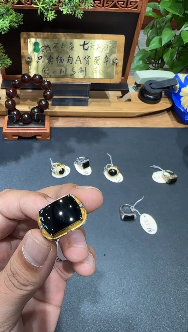 18K金镶嵌挂件翡翠卿****姐A货翡翠多样性孤品