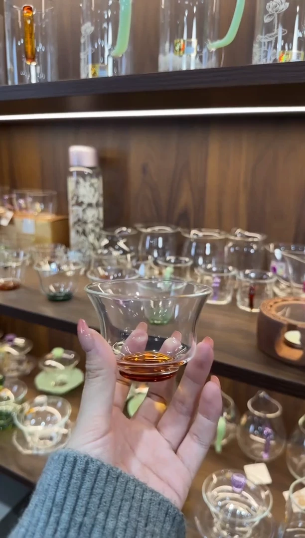 粉金标 清杯琥珀色
