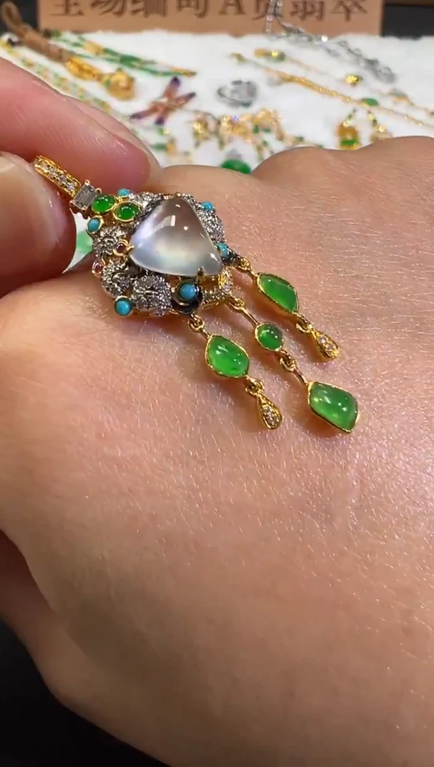 吊坠(不含链)18K金镶嵌翡翠A222|9800