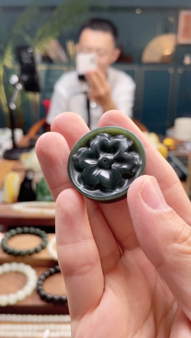 和田玉未镶嵌吊坠(不含链)香插