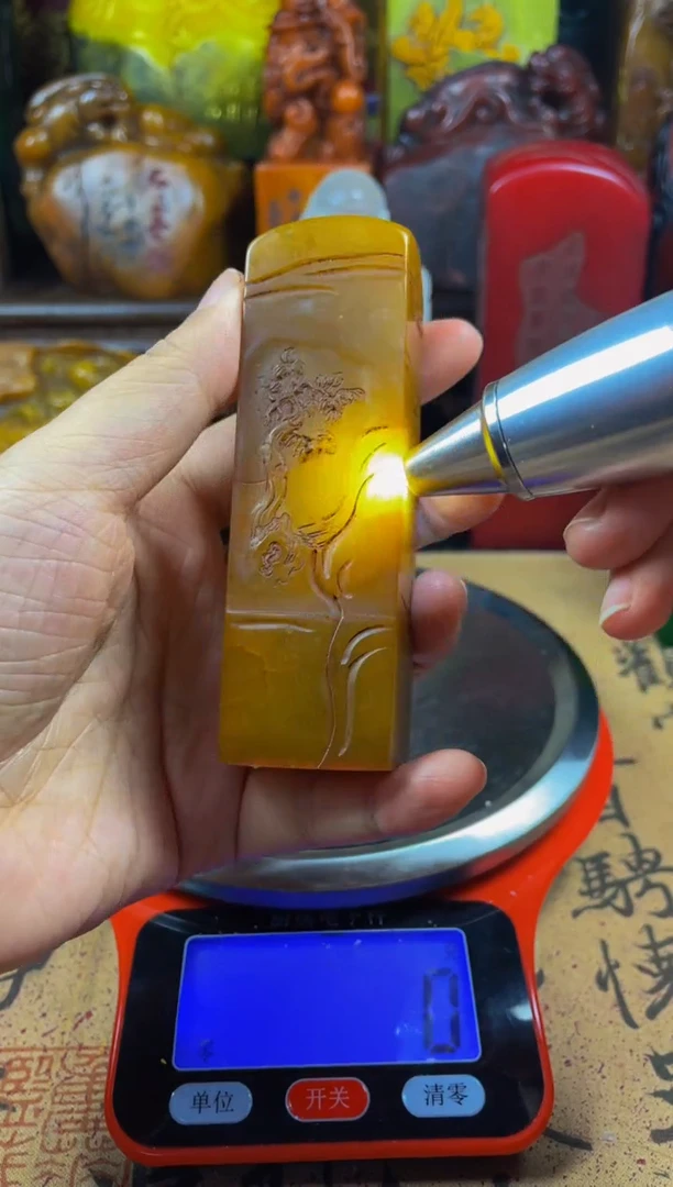 寿山石印石田黄薄意雕竖章