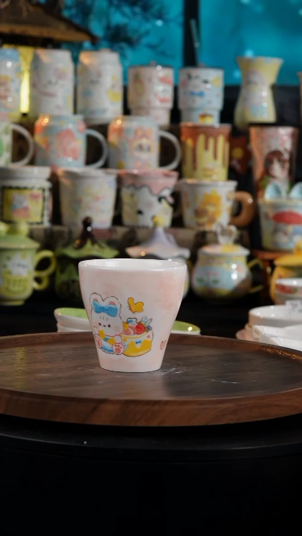 陶瓷便携款手工手绘蛋糕小兔杯