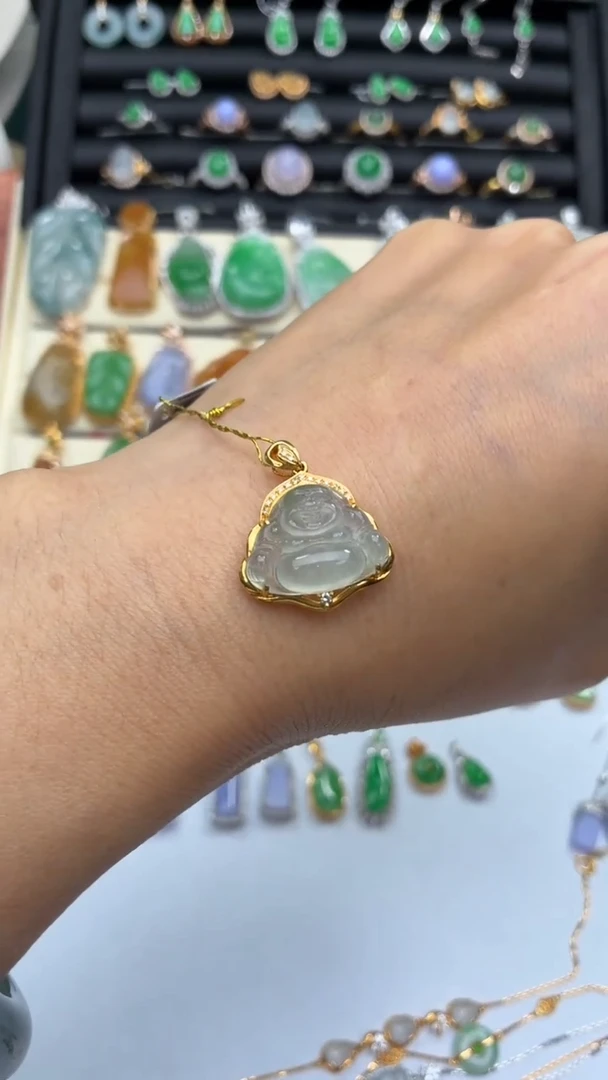 颈饰18K金镶嵌翡翠天然翡翠A货