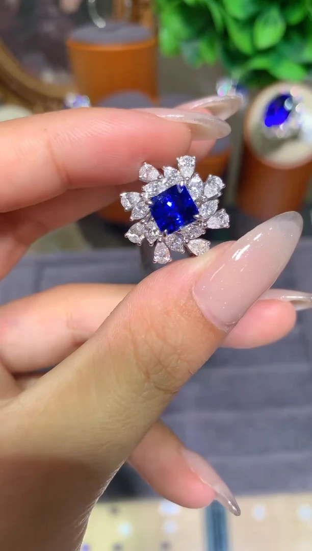 蓝宝石戒指18K金镶嵌2.38CT