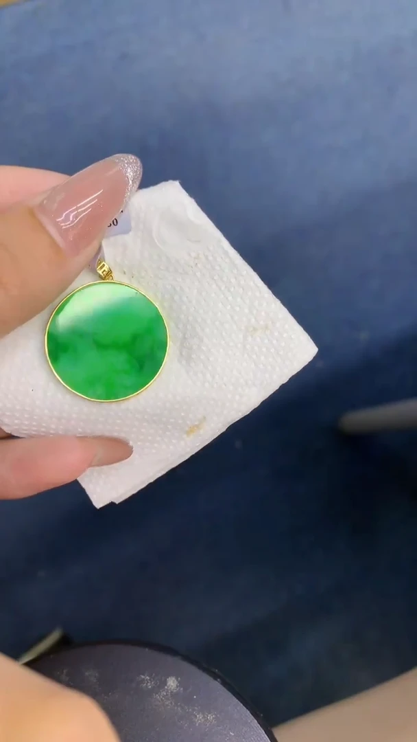 颈饰18K金镶嵌翡翠1