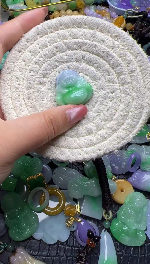 颈饰未镶嵌翡翠天然缅甸翡翠吊坠