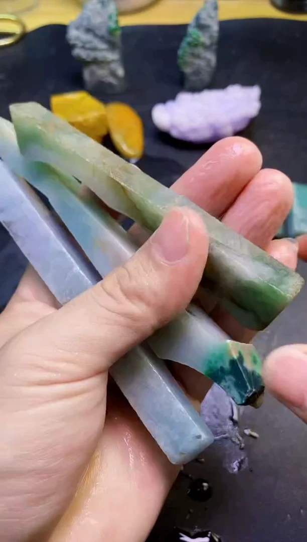 翡翠未镶嵌颈饰天然翡翠033