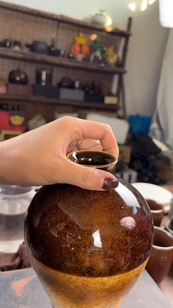 用*哥原矿微瑕花瓶不退不换