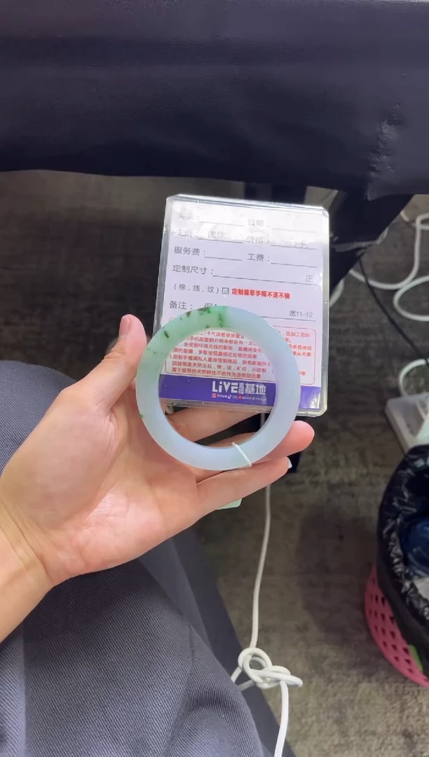 未镶嵌手镯定制翡翠左**开定制手镯不退不换