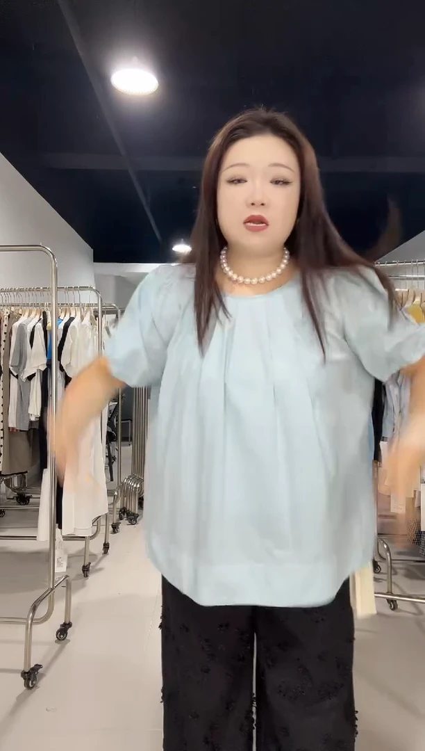 262-蓝色小衫·····
