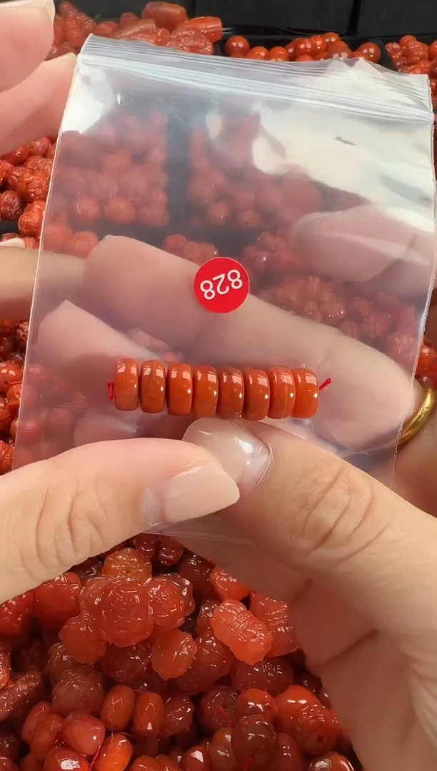 颈饰未镶嵌南红玛瑙1