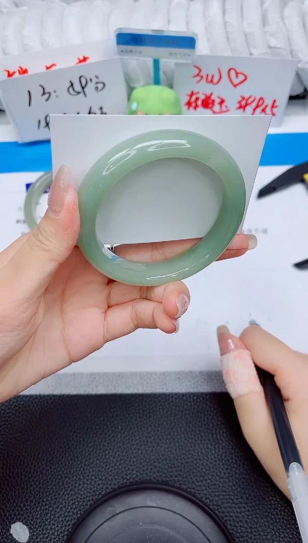 石英质玉手镯未镶嵌A257-58.3