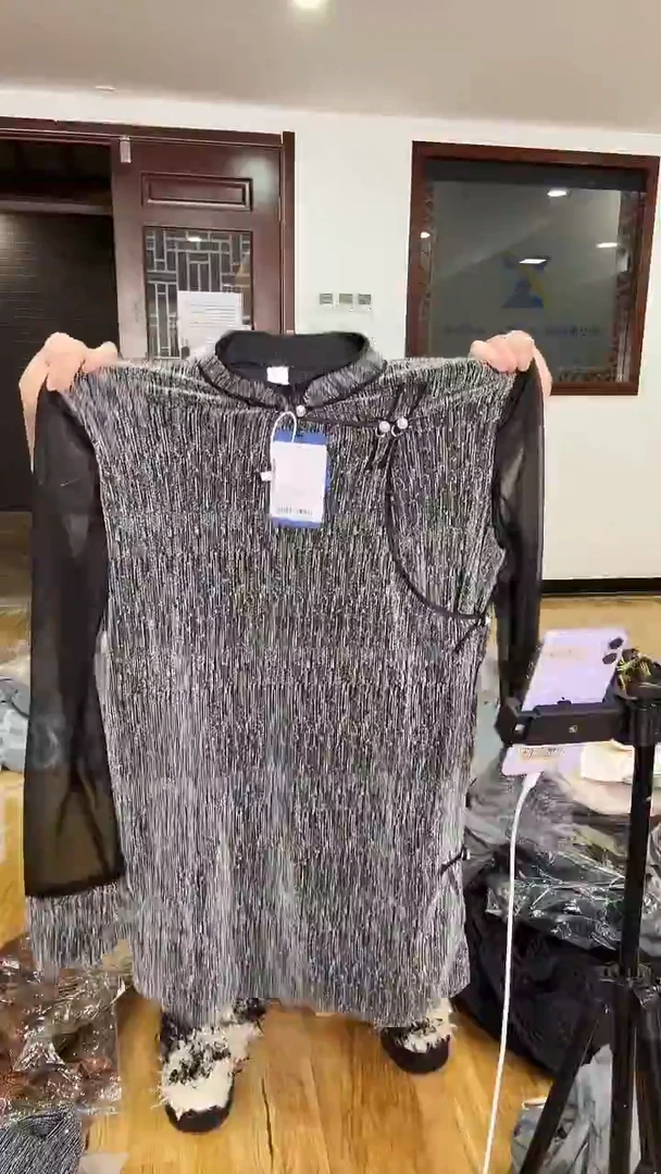 M码       115斤  短款无腰带