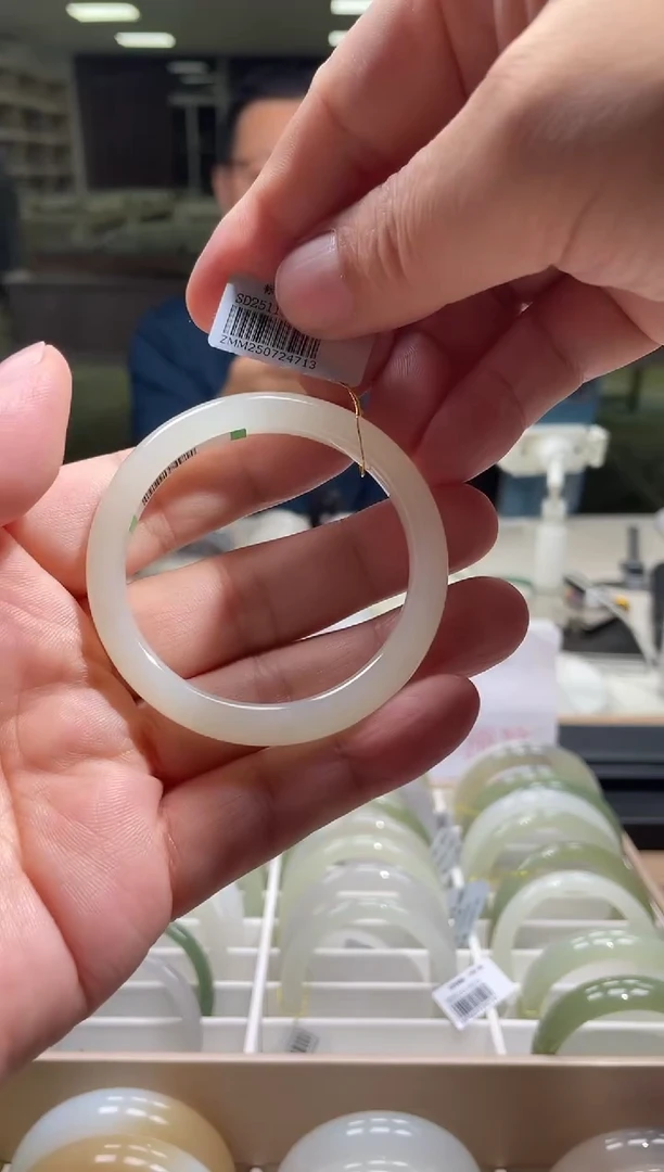 未镶嵌手镯和田玉51圈口 4713