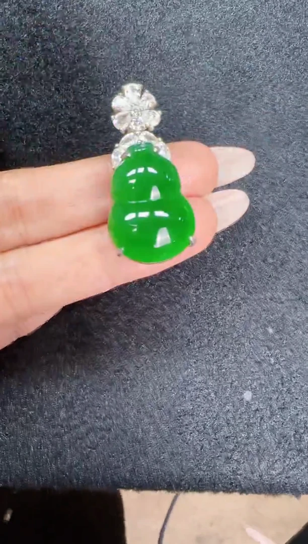 未镶嵌定制翡翠翡翠吊坠139