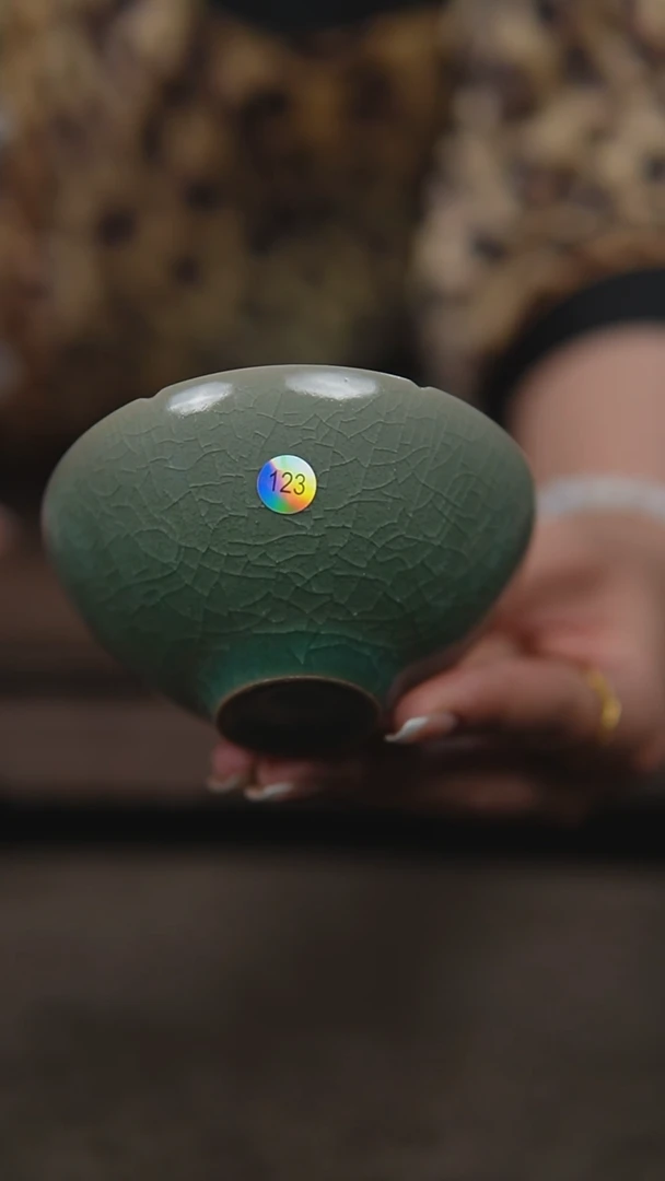 杯仿古翡翠绿釉葵口鸡心盏杯瑕